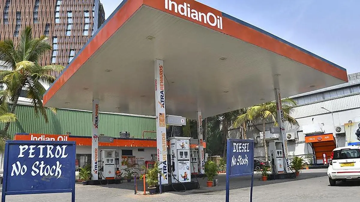 IndianOil, Nayara Energy lead rural push as India’s fuel retailing stations surpass 1 lakh
