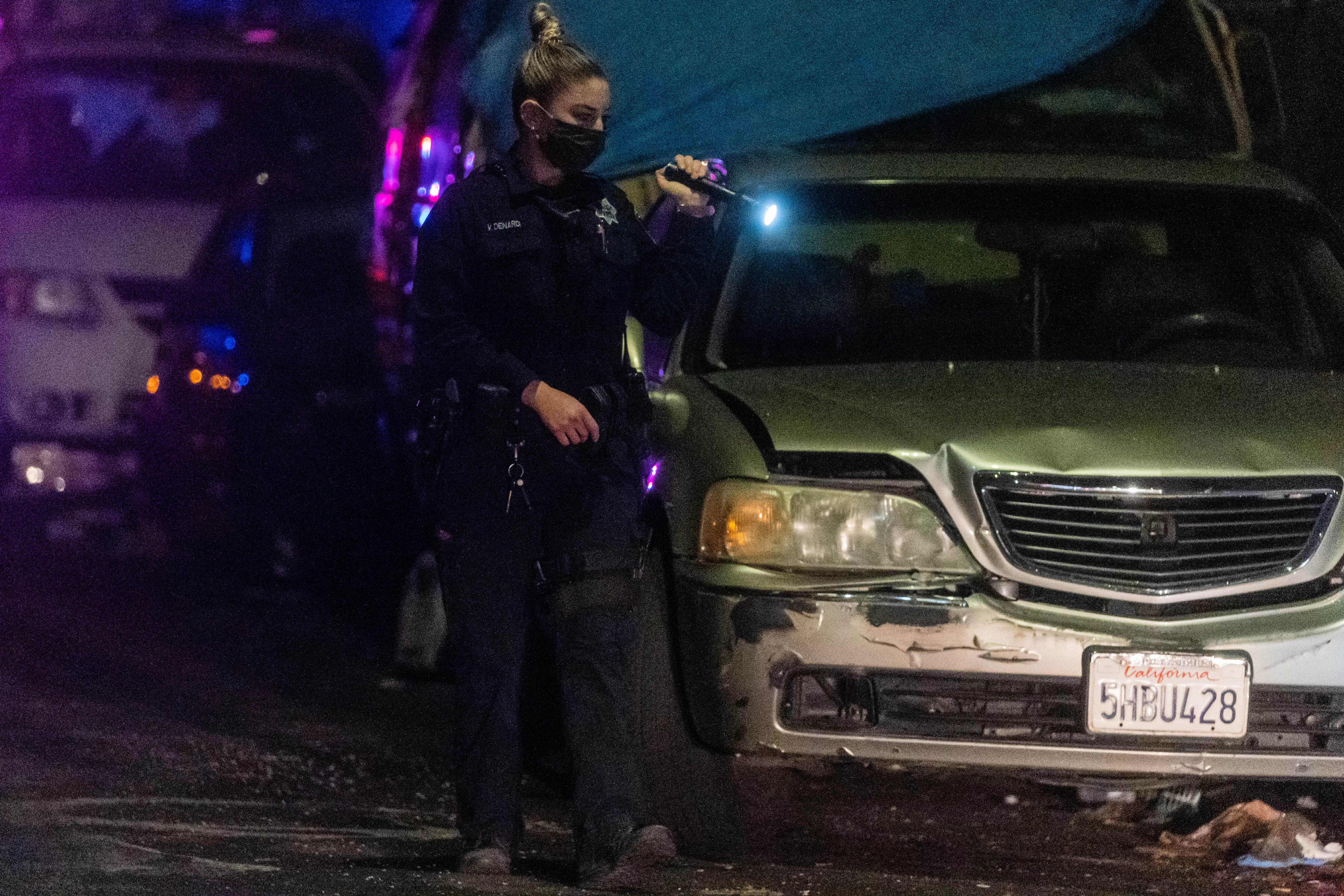At 3 a.m., a gunman waited behind an Oakland lingerie store on ‘The Blade’, police say. The operator was shot dead minutes later