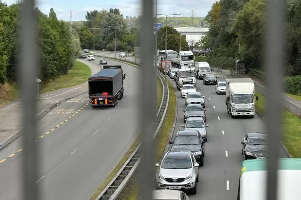 Major traffic as crash closes busy road