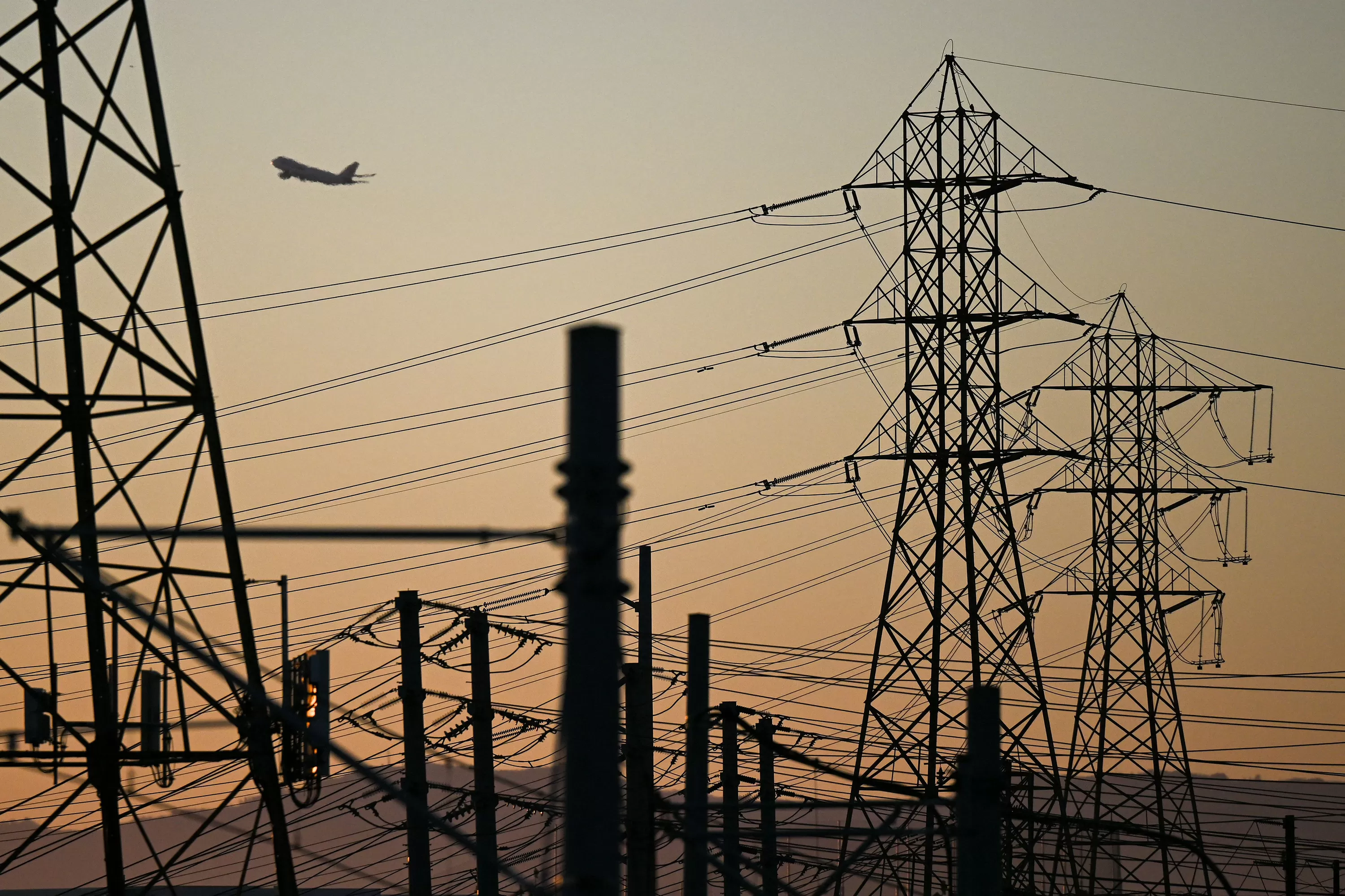 Letters: Neighborhoods suffer under PG&E’s outdated infrastructure