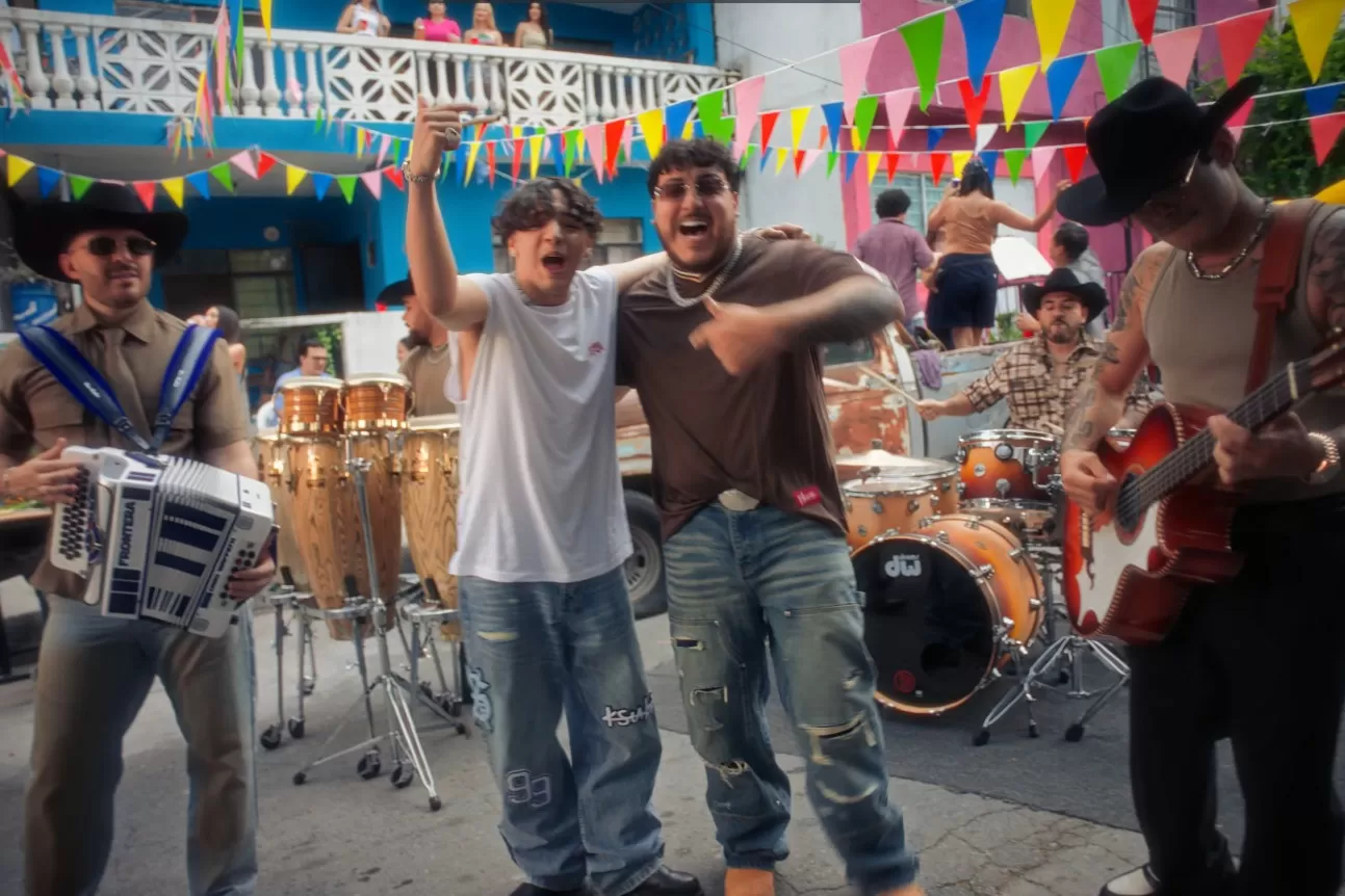 Xavi & Grupo Frontera’s ‘No Capea’ Banks Top Spot on Latin Airplay Chart