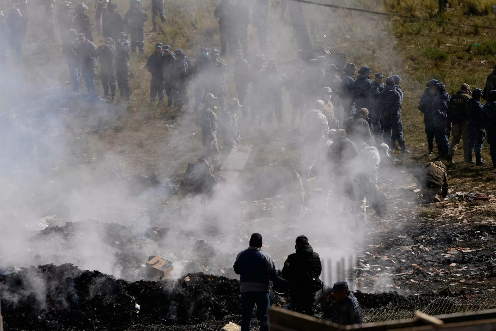 Death toll rises to 22 after cargo plane carrying money crashes near Bolivia’s capital