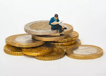 “Unlocking the Power of Finanzas: My Personal Journey”