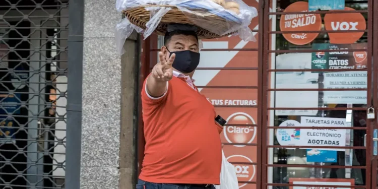 Finding Positivity in the World of Economía