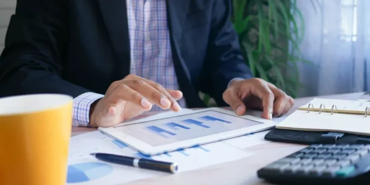 “Unlocking the Power of Finanzas: Managing Money for Success”