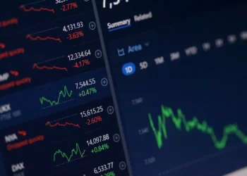 “Transforming the Fear of Economía: Embracing its Benefits”