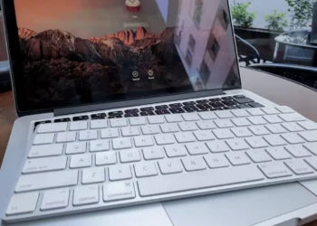 “The Transformative Power of Technology: Simplifying and Streamlining Our Lives”