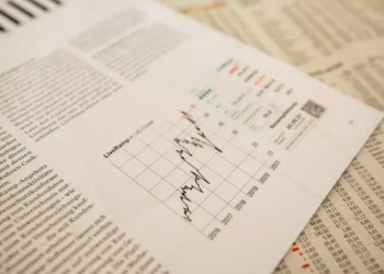 “The Power of Economía: Understanding the Backbone of Society”