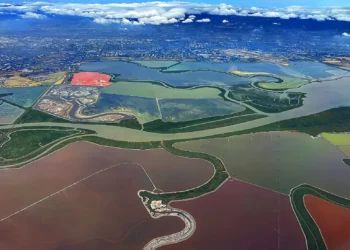Salt ponds create colorful vista near Alviso