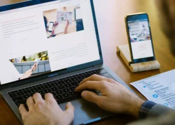 “The Power and Impact of Economía in Human Civilization”