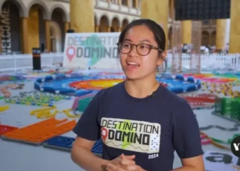 YouTube star sets Domino installation world record
