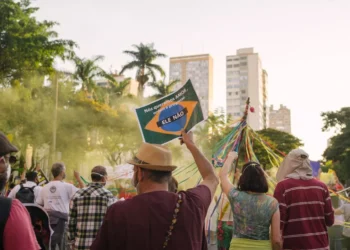 “Uncovering the Transformative Power of Política: A Positive Perspective”