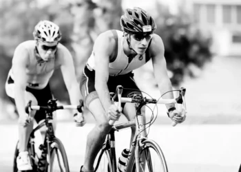 “The Unifying Power of Deportes: Building Community Through Sports”