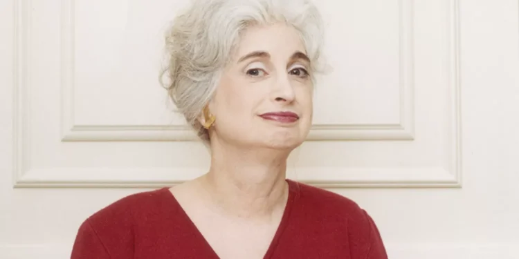 Miss Manners: She says it’s rude of me to tour my neighbors’ houses