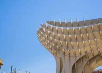 “The Beaut and Necessit of Art and Entertainment”