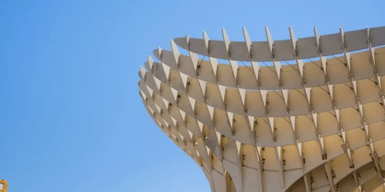 “The Beaut and Necessit of Art and Entertainment”