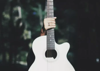 “Unleashing the Power of Música: Connecting Cultures Through Sound”