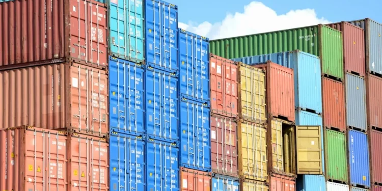 “The Fascinating World of Economía: Production, Distribution, and Consumption”