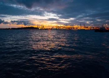 “Unveiling the True Essence of Economía: Beyond Numbers and Jargon”