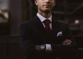 “Mastering Finanzas: Unlocking the Path to Financial Success”