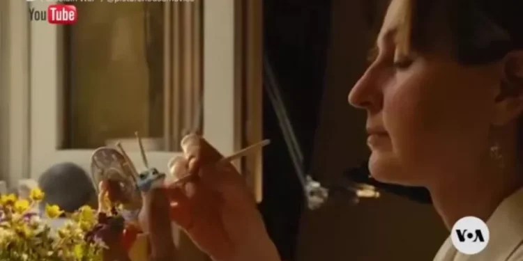 ‘Porcelain War’ documentary spotlights Ukrainian artists’ fight for country