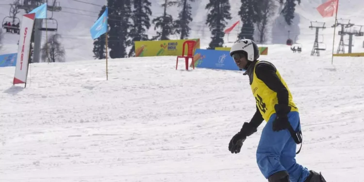 Tourism rebounds in Gulmarg as Khelo India Winter Games kick off 