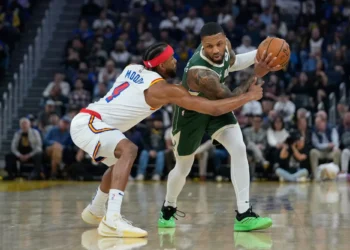 Bucks say Damian Lillard has deep vein thrombosis in his right calf