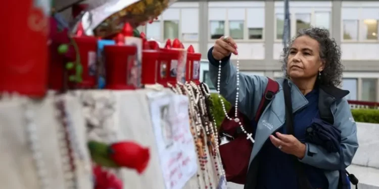 Chest X-ray confirms improvements in pope’s condition, Vatican says