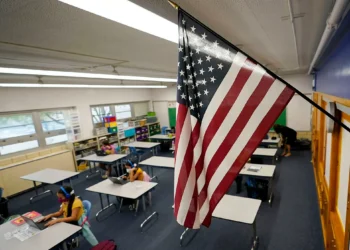 Letters: California should leave history curriculum to educators