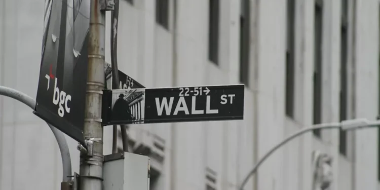 “Thriving Metropolis: Exploring the Economic Hub of “