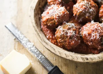 Streamlined Neapolitan meatballs are made with panko breadcrumbs