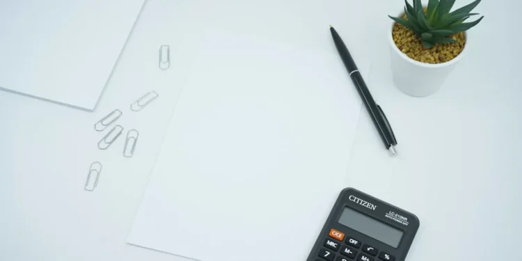 “Unlocking the Rewards of Finanzas: A Journey of Complexity”