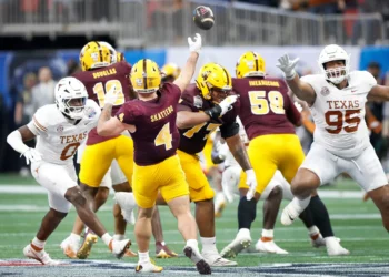 49ers take another defensive lineman: Alfred Collins in second round