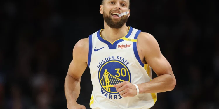 Steph Curry bounces back, Warriors rout Durant-less Suns