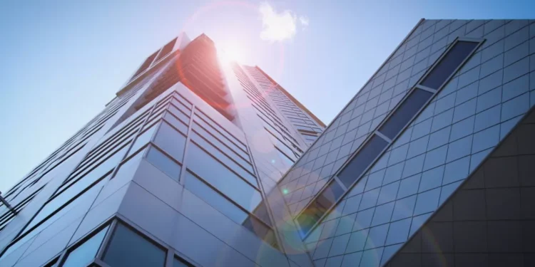 “Demystifying Economía: Understanding the Basics of Economics”