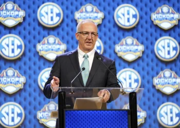 Mailbag: The SEC and Big Ten breakaway (bluff?), CFP committee distrust, Pac-12 media rights,  Memphis and UNLV and loads more