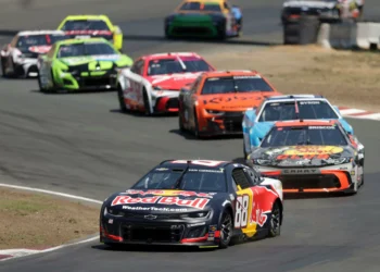 Shane van Gisbergen wins at Sonoma, continuing domination on road courses