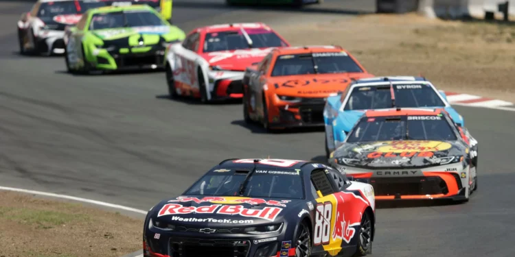 Shane van Gisbergen wins at Sonoma, continuing domination on road courses