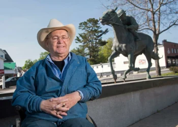 Ron Turcotte dies at 84; legendary jockey rode Secretariat to the 1973 Triple Crown