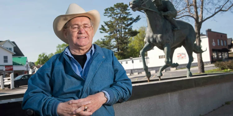 Ron Turcotte dies at 84; legendary jockey rode Secretariat to the 1973 Triple Crown