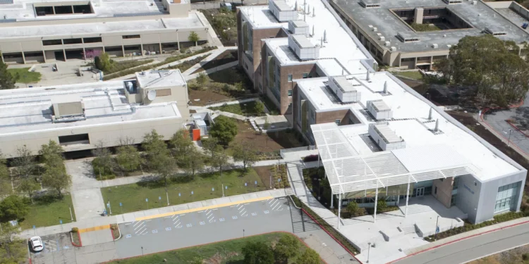 A ‘re-unified’ Oakland City College? Merger raises questions, possibilities for cash-strapped district