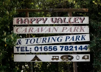Caravan owners at Welsh holiday park ‘heartbroken’ as they leave site for final time