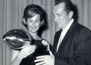 Carol Davis kept low profile in Oakland Raiders’ storied success. But she saw it all.
