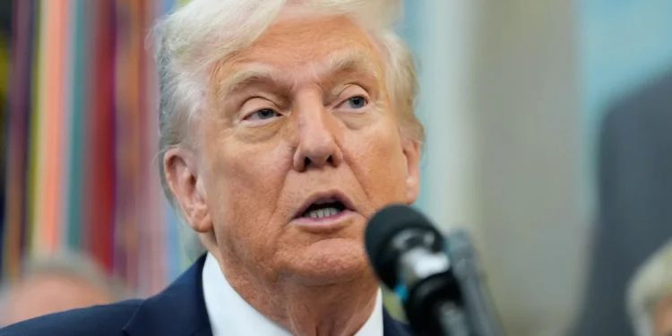 Letters: We must wake Congress to the danger of Donald Trump