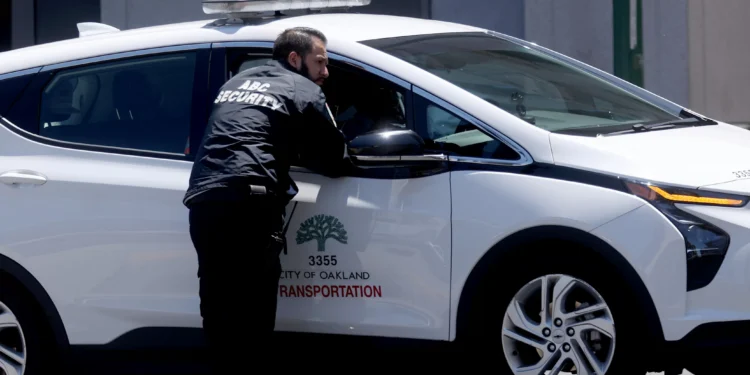 How long will Oakland be stuck with a security company linked to key figure in federal corruption case?