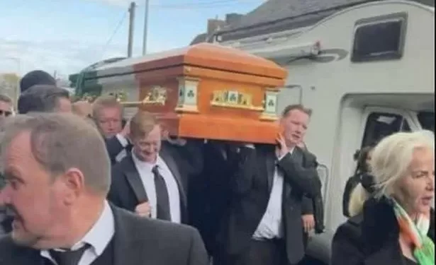 City brought to halt as thousands attend traveller’s funeral with Rolls Royce cortege and flypast