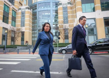 Ex-Oakland mayoral staffer prepares to file lawsuit alleging wrongful termination