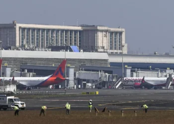 Mumbai airport handles record 1,036 flights on Friday