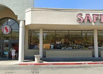 Safeway will close Hayward supermarket in 2026 but aims to save jobs