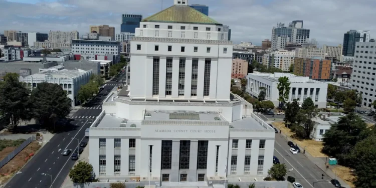 Penalty for men accused of robbing Oakland sex buyers: Probation for one, 9 days in jail for the other